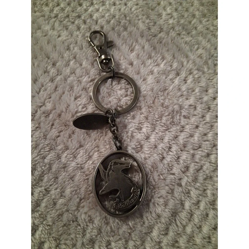 Harry Potter Hufflepuff Keychain Silvertone Metal Keyring Bag Clip Gift Present